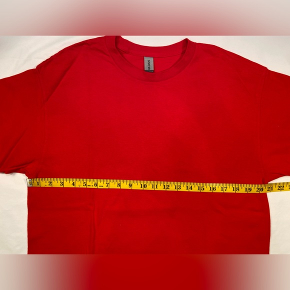 Gildan Red Tee Shirt, Crew neck, Heavy Cotton, short sleeve, size Large, unisex - Picture 4 of 6